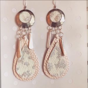 Bella drop earrings- pink/silver NWT